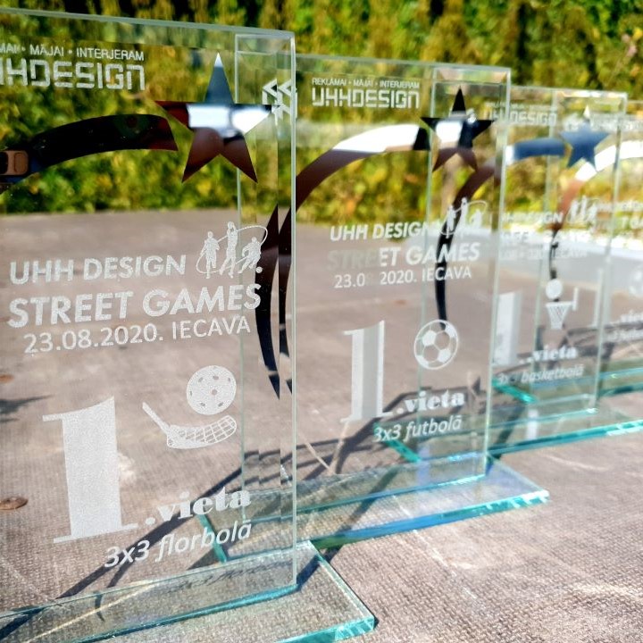 Street_games_kausi_lazergravesana_balvas 1pret1 street games trofejas stikla apbalvojumi